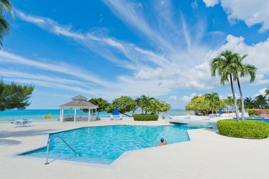Win a 5-Night Stay in Paradise with The Grandview Condos on Grand Cayman!