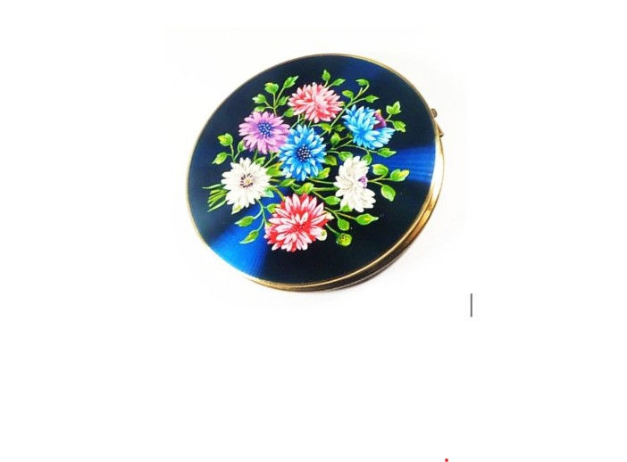 Giveaway Competition To Win A Vintage Stratton Compact Mirror